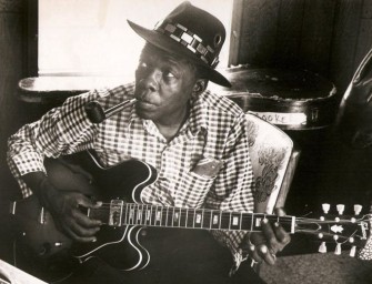 John Lee Hooker Performs a House Of Blues Jingle for Elwood