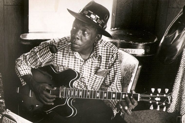 http://thebluesmobile.com/wp-content/uploads/2014/02/John-Lee-Hooker.jpg