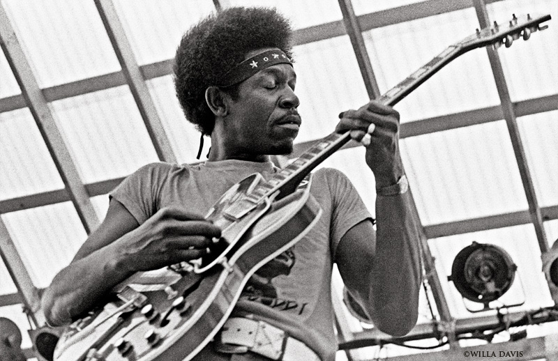 http://thebluesmobile.com/wp-content/uploads/2015/08/lutherAllison-04_fullsize.jpg