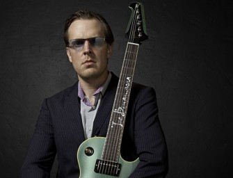 Joe Bonamassa joins Elwood in The BluesMobile!